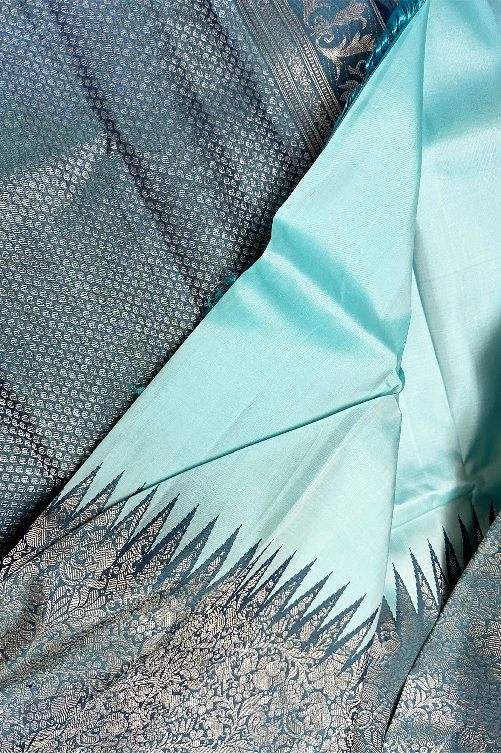 Powder Blue Kanchipuram Silk Saree with Silver Rasing Border and Vanasingaram Pattern